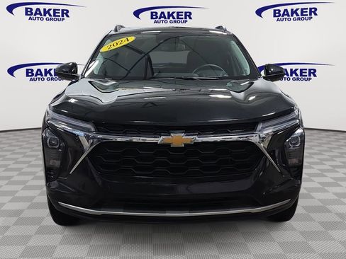 Used 2024 Chevrolet Trax LT w/ Driver Confidence Package image 2