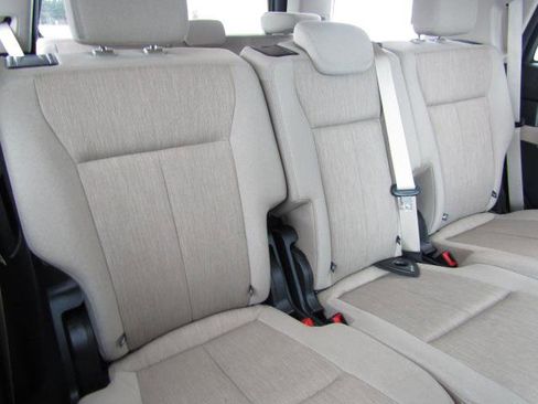 Used 2024 Ford Expedition XLT image 3