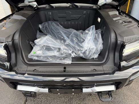 New 2026 GMC Hummer EV SUV w/ LPO, Dark Essentials Package image 39