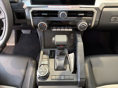 New 2025 Toyota Tacoma TRD Off-Road AWD/4WD image 24