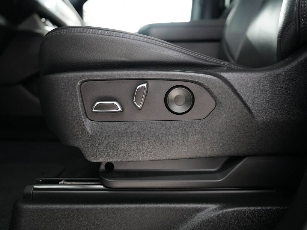 Used 2022 GMC Yukon XL Denali AWD/4WD image 29