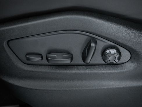 New 2026 Porsche Cayenne GTS AWD/4WD image 23