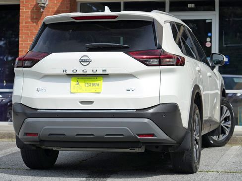 Used 2023 Nissan Rogue SV w/ SV Premium B Package FWD image 4