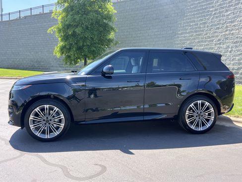 New 2026 Land Rover Range Rover Sport Dynamic SE AWD/4WD image 4