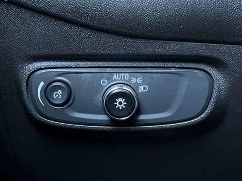 Used 2023 Chevrolet Equinox LT w/ Driver Convenience Package image 30