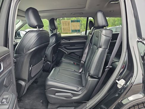 Used 2021 Jeep Grand Cherokee L Limited AWD/4WD image 17