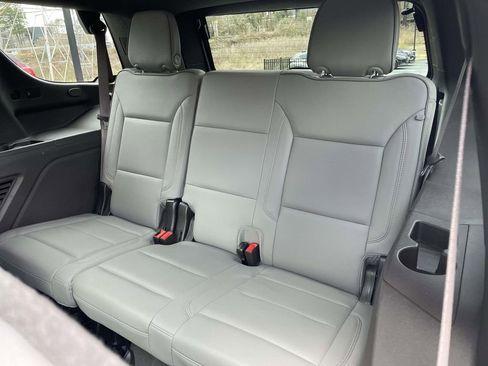 Used 2021 GMC Yukon SLT w/ SLT Premium Package image 12