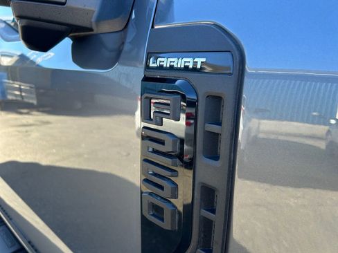 Used 2023 Ford F250 Lariat w/ Sport Appearance Package AWD/4WD image 32