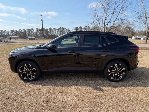 New 2026 Chevrolet Trax RS w/ Sunroof Package FWD image 23