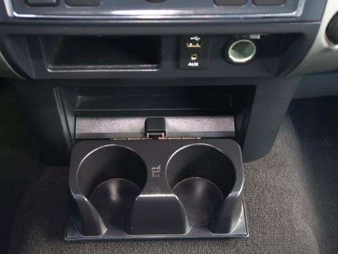 Used 2017 Nissan Titan SV image 24