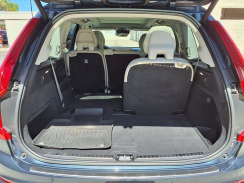 Used 2020 Volvo XC90 T5 Momentum w/ Protection Package Premier image 17