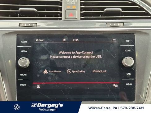 Certified 2022 Volkswagen Tiguan SE R-Line AWD/4WD image 20