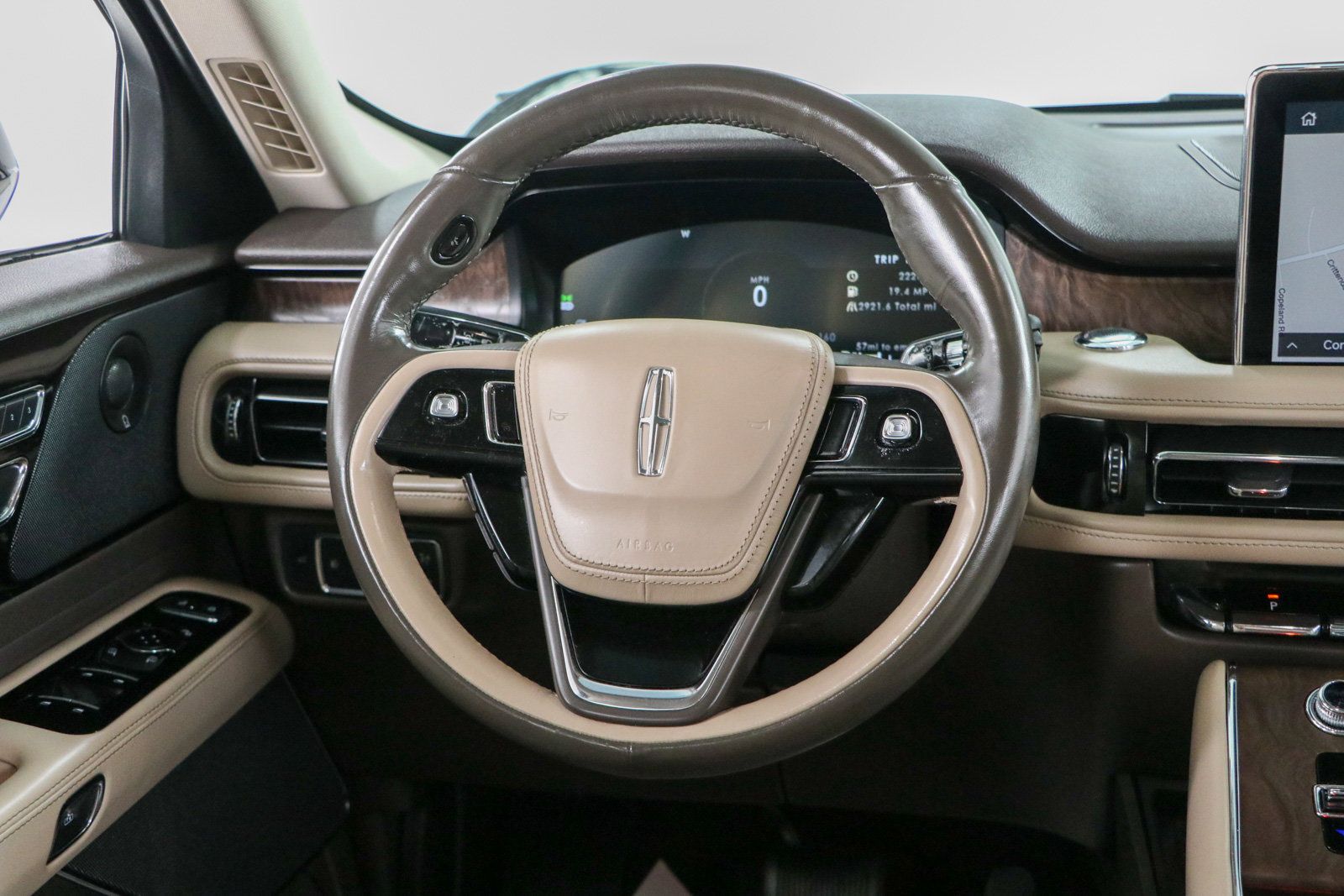 Used 2023 Lincoln Aviator Reserve w/ Equipment Group 201A RWD image 12