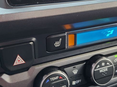 Used 2022 Toyota Tacoma TRD Sport image 24