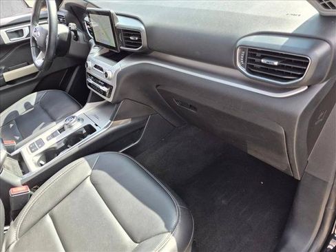 Used 2022 Ford Explorer XLT w/ Equipment Group 202A RWD image 21