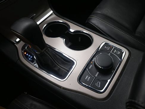 Used 2017 Jeep Grand Cherokee Overland AWD/4WD image 20