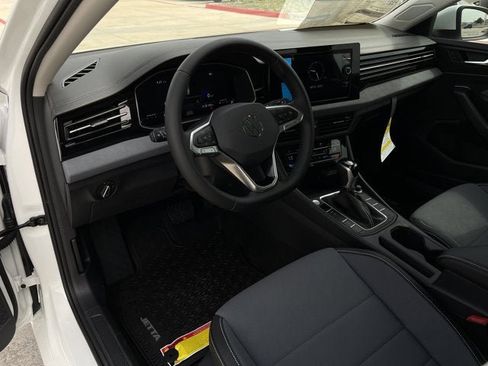New 2025 Volkswagen Jetta SE image 14