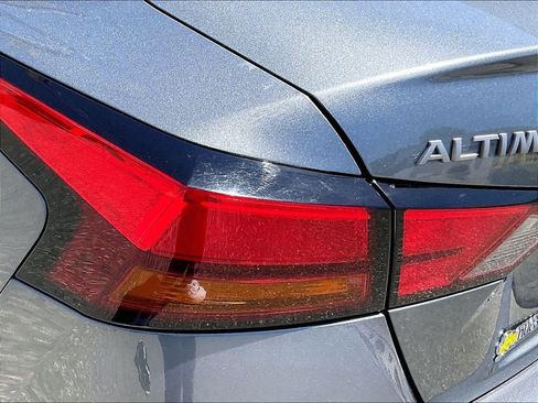 Used 2024 Nissan Altima 2.5 SV w/ SV Premium Package FWD image 33