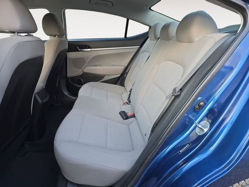 Used 2019 Hyundai Elantra SE image 13