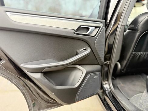 Used 2018 Porsche Macan Turbo image 29