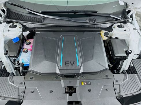 Used 2024 Hyundai Ioniq 5 SEL image 32