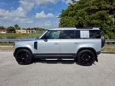 Certified 2024 Land Rover Defender 110 SE AWD/4WD image 7