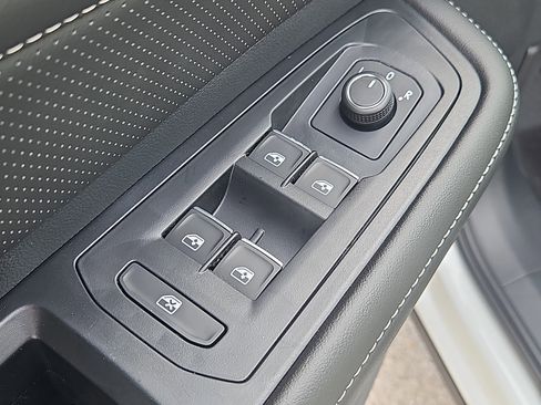 New 2026 Volkswagen Atlas SE image 7