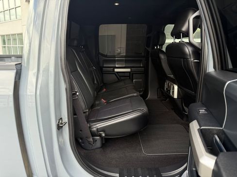 Used 2019 Ford F150 Lariat w/ Equipment Group 502A Luxury AWD/4WD image 44