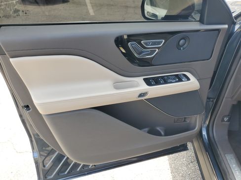 Certified 2023 Lincoln Aviator Reserve w/ Equipment Group 201A AWD/4WD image 10