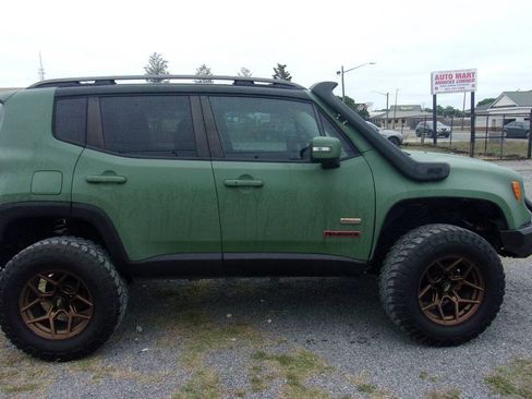 Used 2016 Jeep Renegade 75th Anniversary AWD/4WD image 4