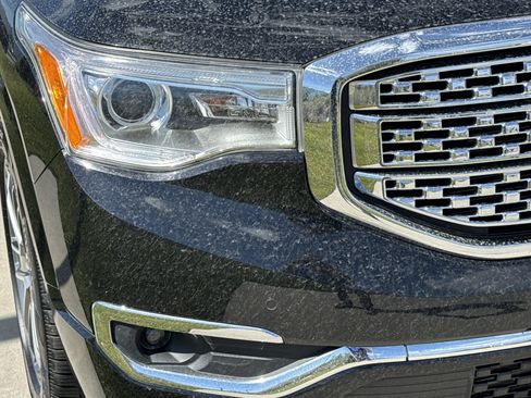 Used 2019 GMC Acadia Denali w/ Technology Package AWD/4WD image 10