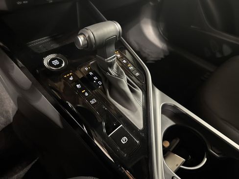 Certified 2025 Kia Niro SX image 25