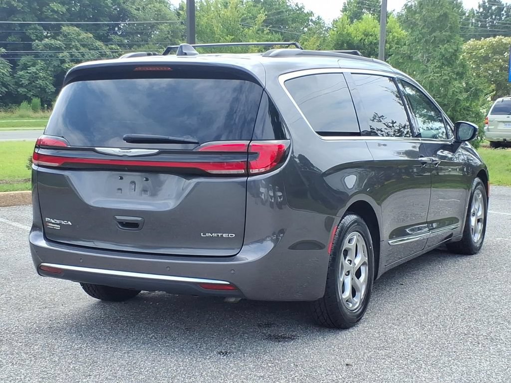 Used 2023 Chrysler Pacifica Limited FWD image 9
