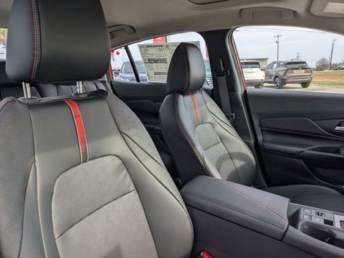 New 2026 Nissan Sentra SR w/ SR Premium Package FWD image 35