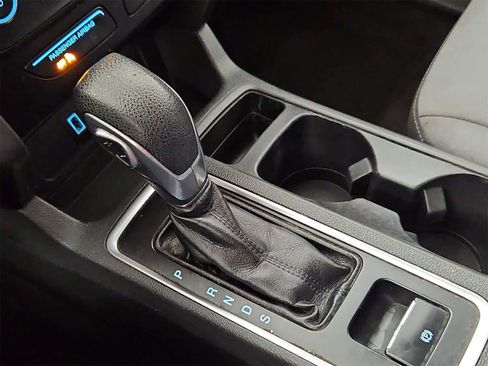 Used 2017 Ford Escape S image 32