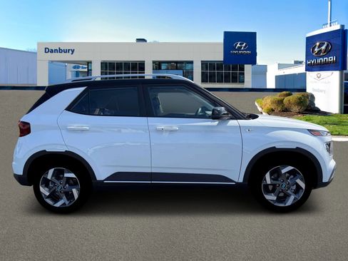 New 2026 Hyundai Venue SEL image 9