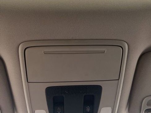 Used 2024 Honda Pilot Touring image 15