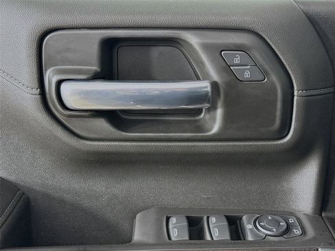 Used 2021 Chevrolet Silverado 1500 LT Trail Boss w/ Convenience Package II AWD/4WD image 18