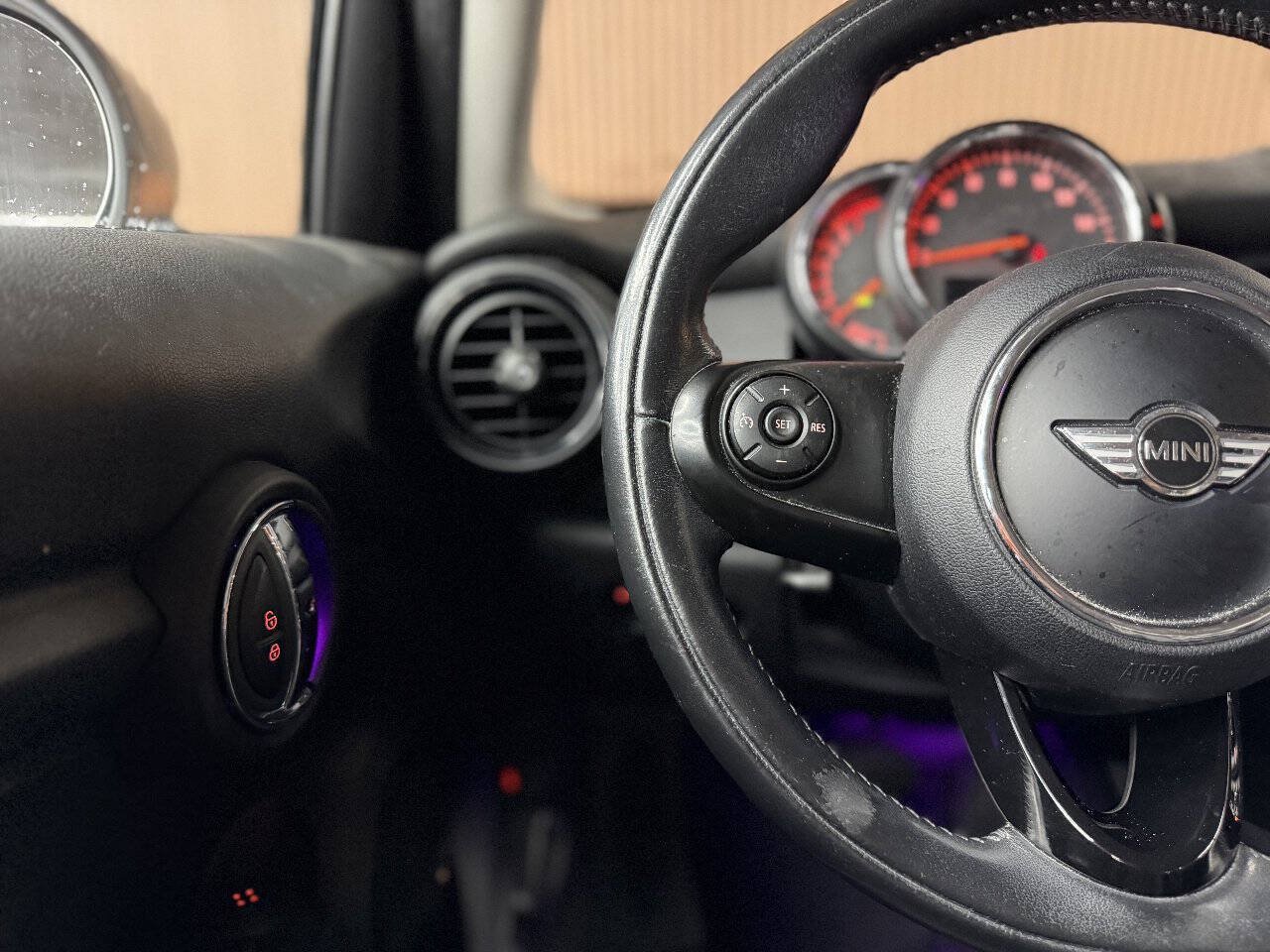 Used 2015 MINI Cooper 4-Door Hardtop FWD image 19