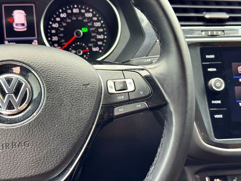 Used 2019 Volkswagen Tiguan SE image 24