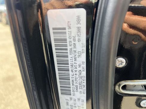 Used 2018 RAM 2500 Longhorn image 18