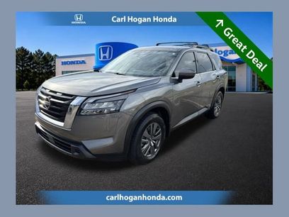 Used 2023 Nissan Pathfinder SV