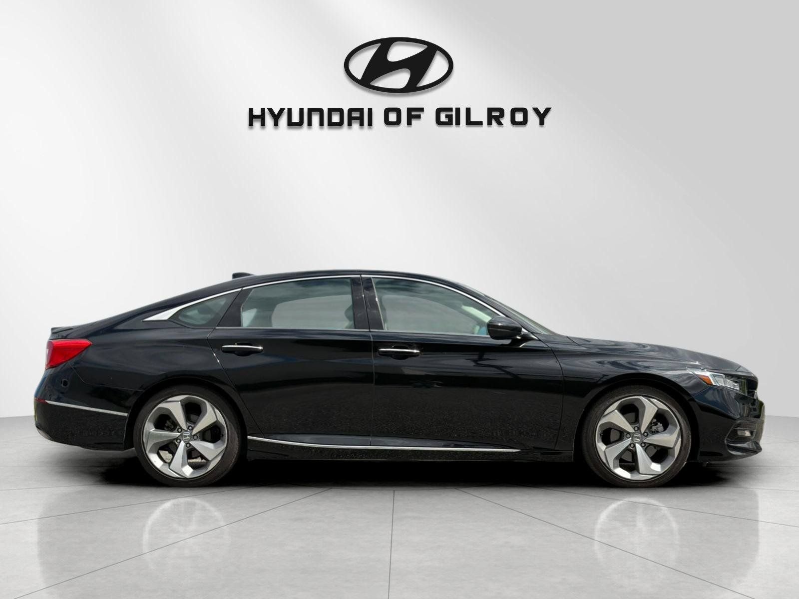 Used 2018 Honda Accord Touring image 6