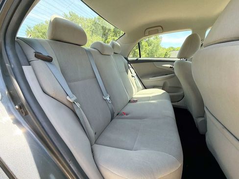 Used 2013 Toyota Corolla LE FWD image 17