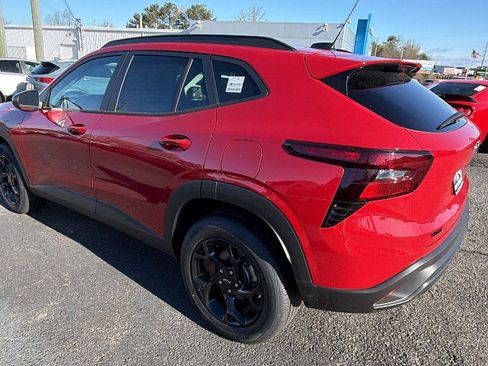New 2026 Chevrolet Trax LT w/ Midnight Edition FWD image 6