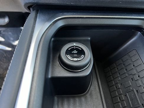 Used 2025 Ford Expedition Max Platinum image 19