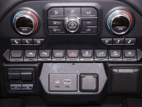 Used 2022 GMC Sierra 1500 Denali w/ Denali Reserve Package image 30