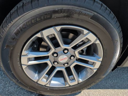 Certified 2025 GMC Terrain Elevation AWD/4WD image 9