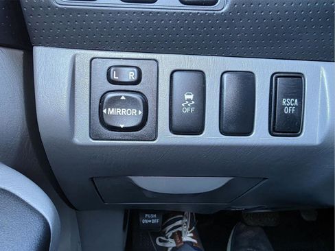 Used 2013 Toyota Tacoma 4x4 Access Cab V6 w/ SR5 Pkg image 18