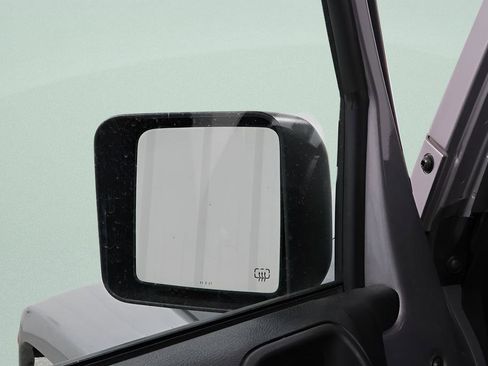 Used 2017 Jeep Wrangler Unlimited Sahara w/ Connectivity Group image 19